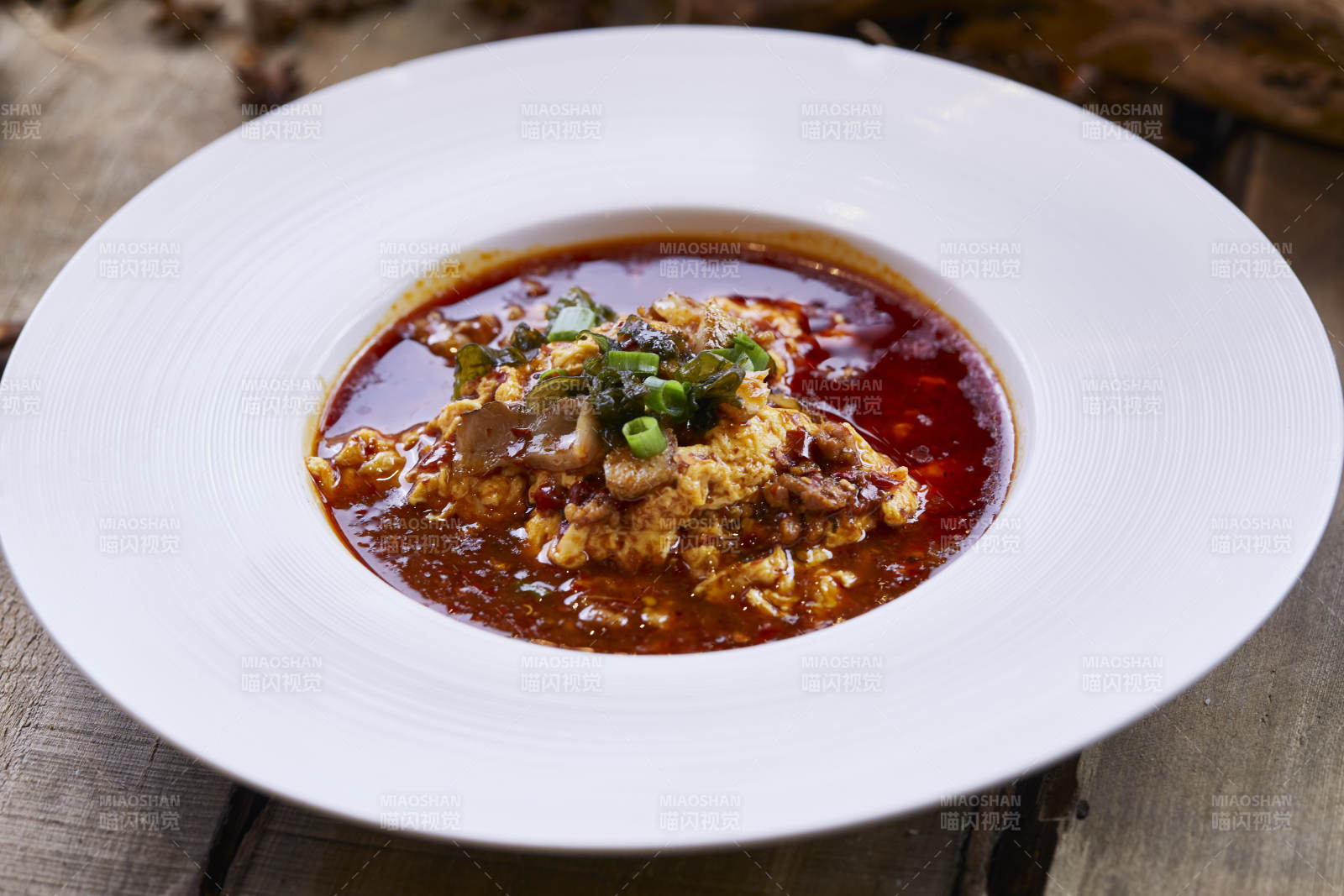 麻辣水煮海参黄金蛋图片