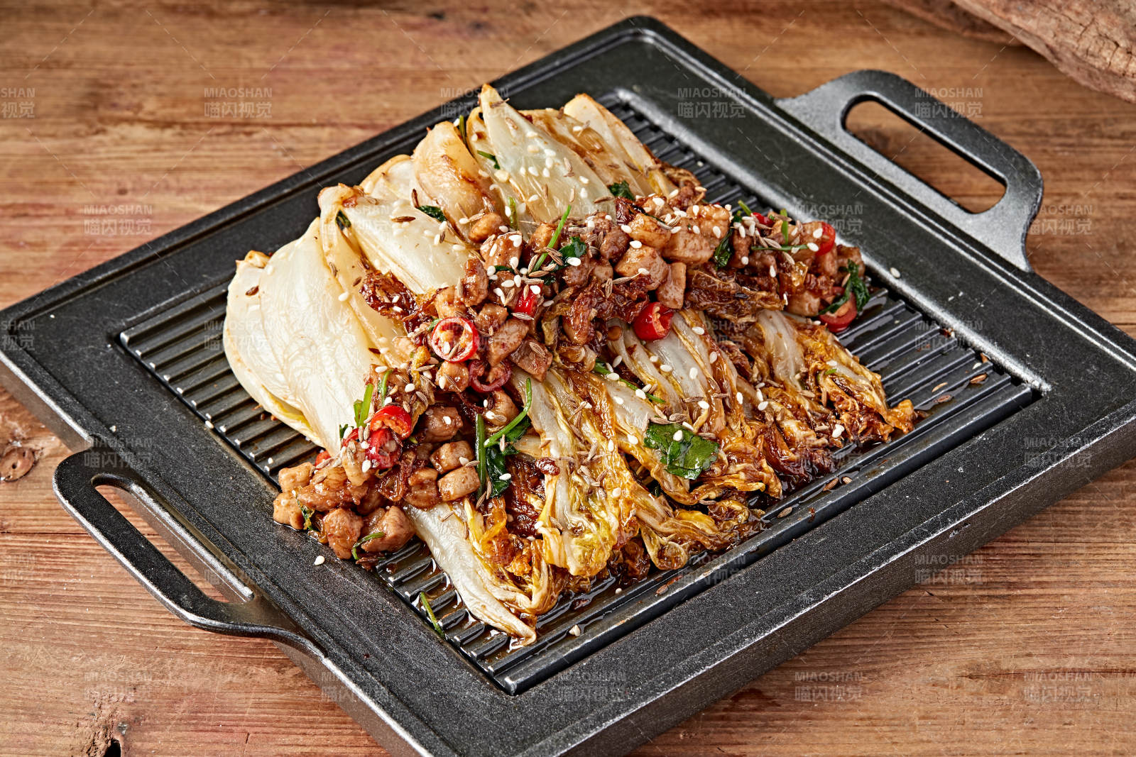 炭烧铁板肉粒娃娃菜图片