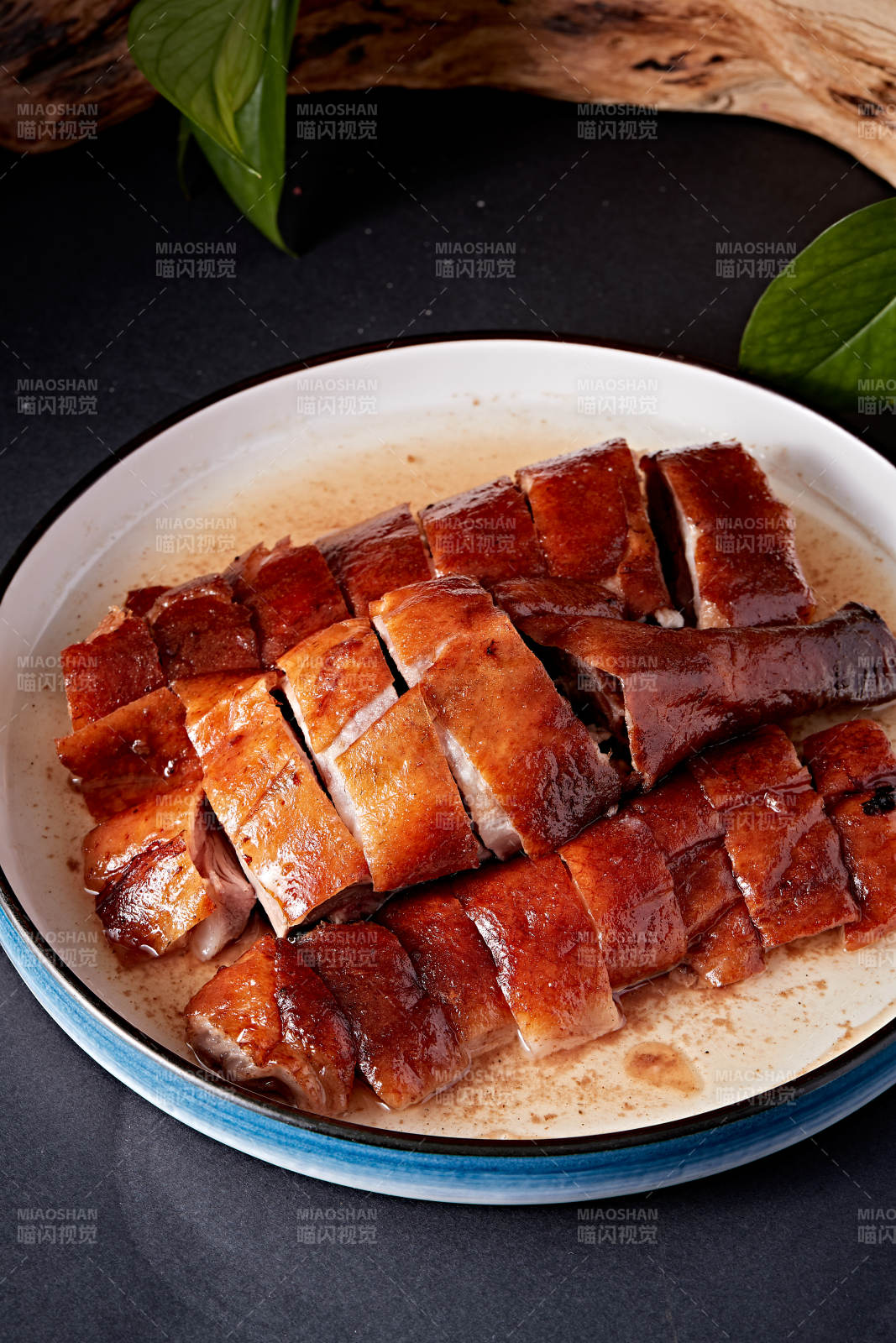 港式深井烧鹅图片