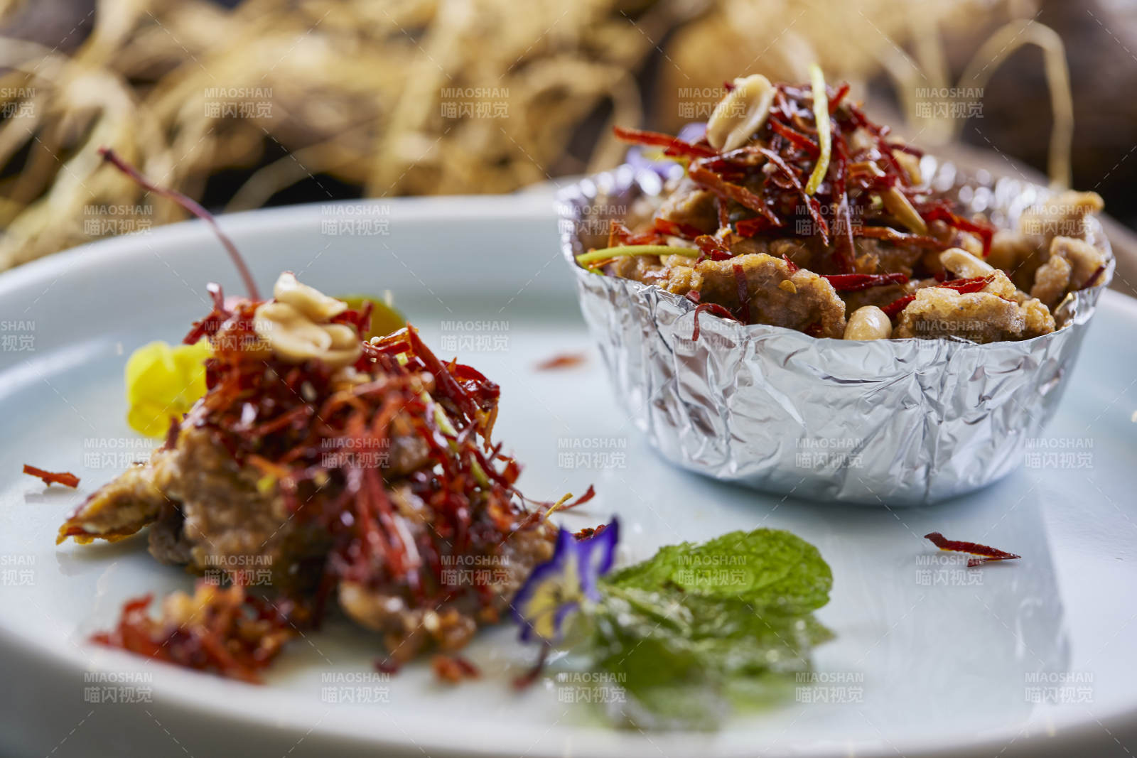 干炸牛里脊配红椒丝干炸牛肉图片