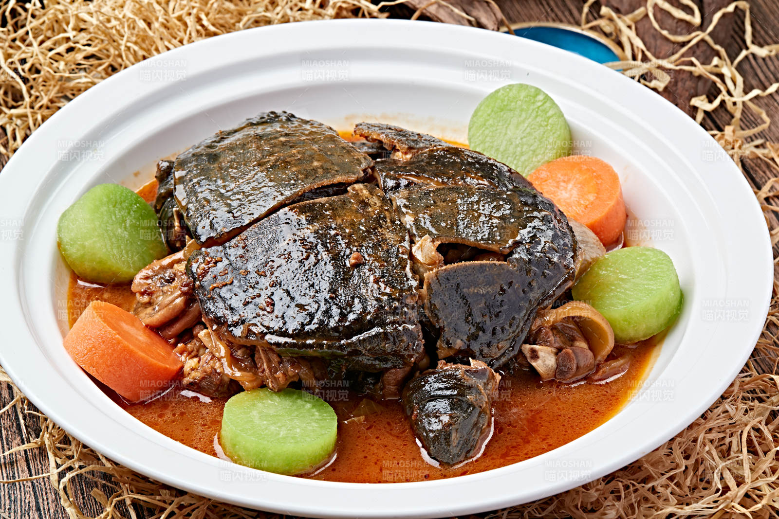 浓汤炖甲鱼图片