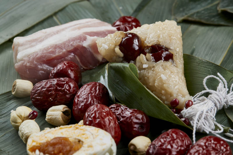 端午节的粽子和原材料图片