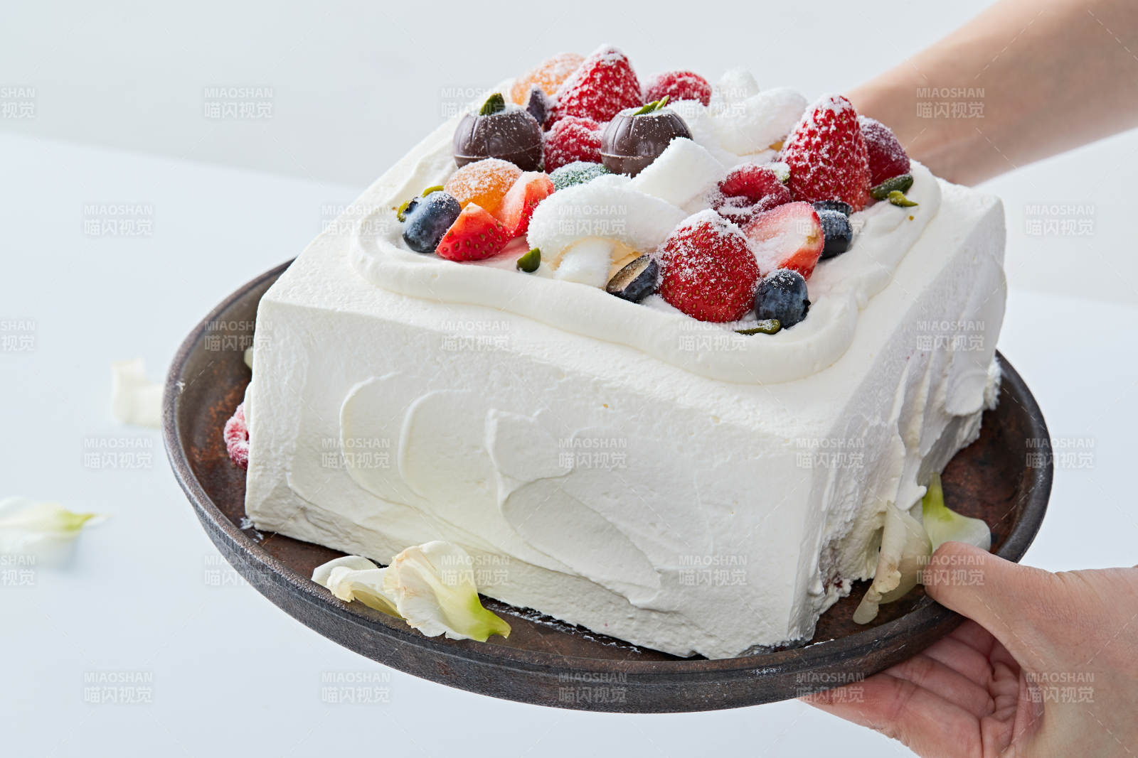 鲜水果奶油多层夹心蛋糕图片