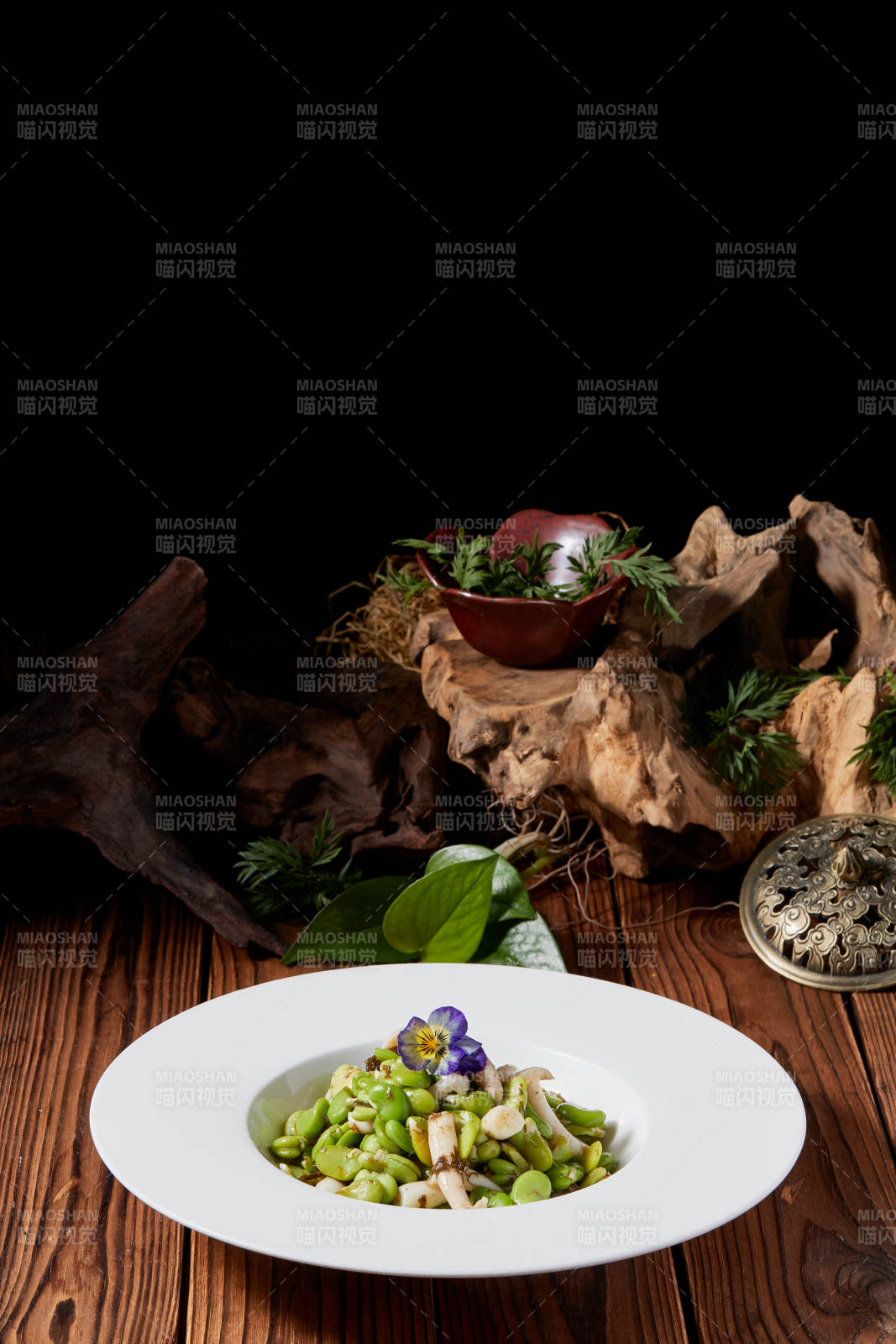 白玉菇小炒青蚕豆图片