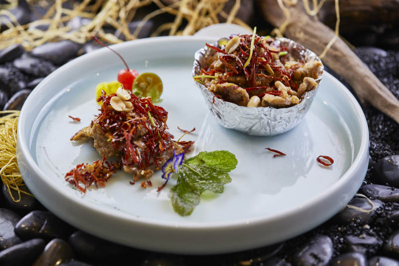 干炸牛里脊配红椒丝干炸牛肉图片