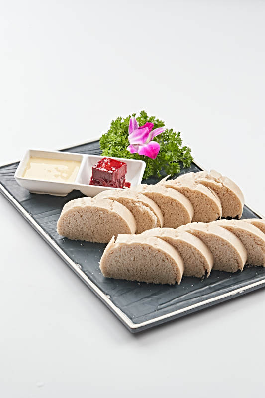 竹制笼屉装的黄金小窝头图片