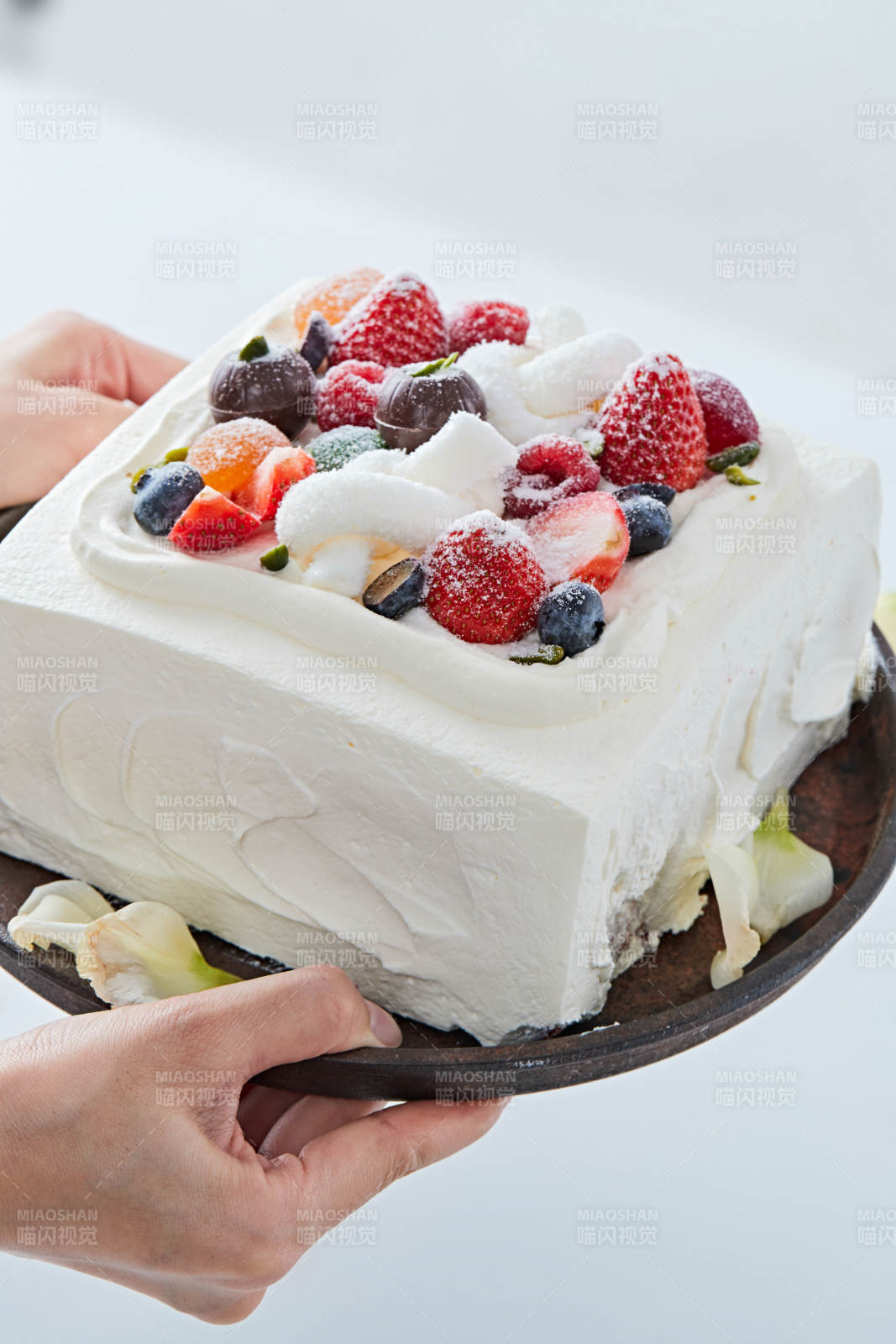 鲜水果奶油多层夹心蛋糕图片