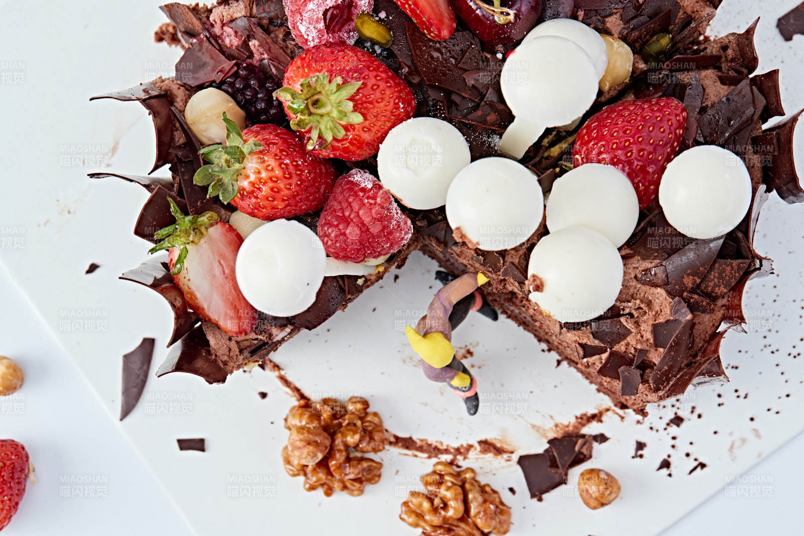 法式鲜果浓香黑森林巧克力生日蛋糕图片