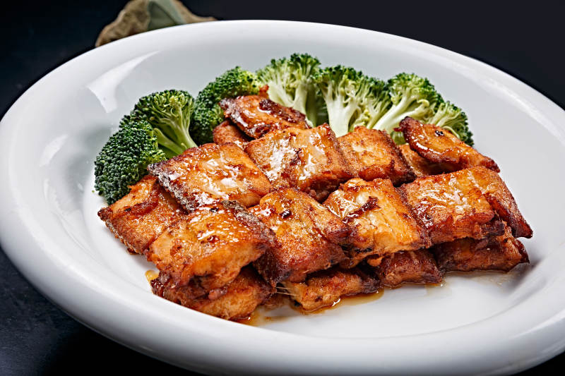 香酥梅子煎带鱼图片