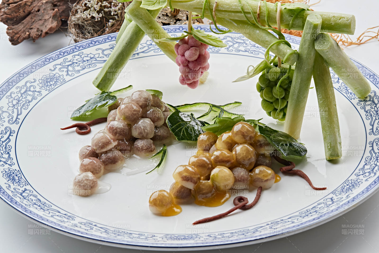 葡萄造型的水晶牛肉图片