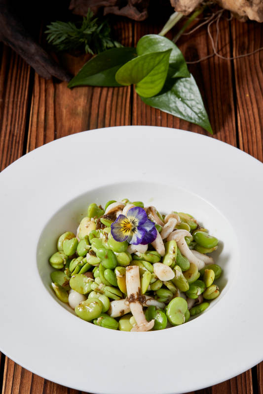 白玉菇小炒青蚕豆图片