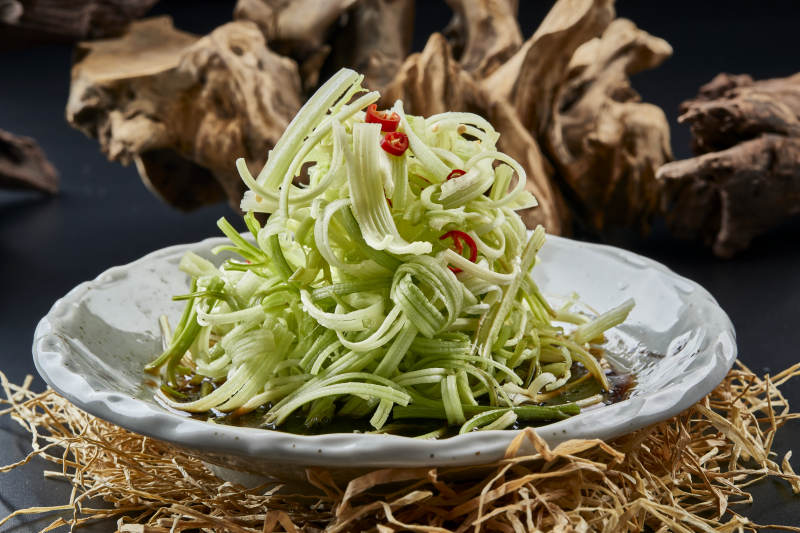 精美凉菜美味凉菜浇汁西芹丝图片
