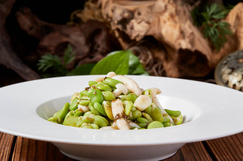 白玉菇小炒青蚕豆图片