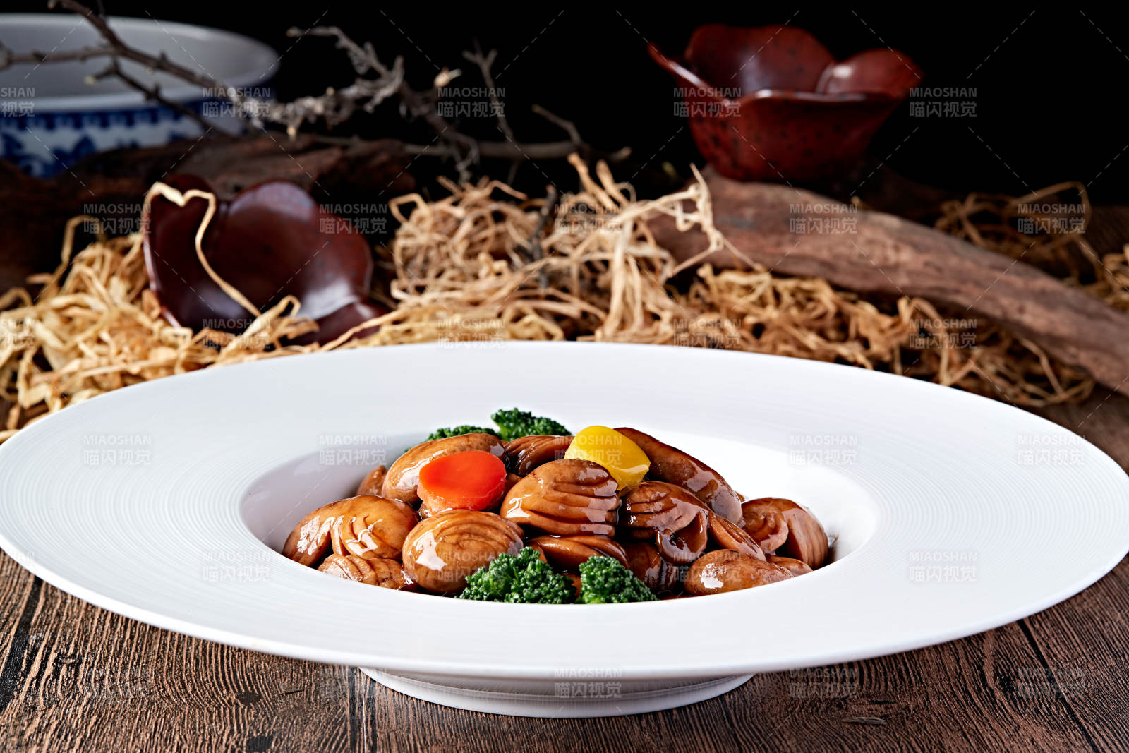 彩椒西蓝花红烧塞外白口蘑图片