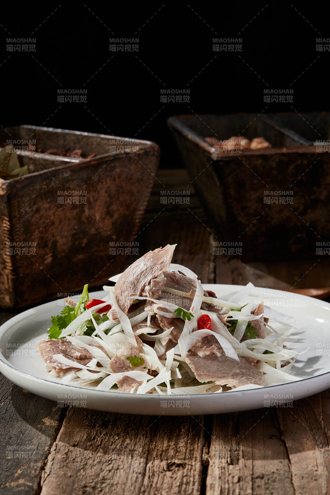 白切枸杞葱香牛里脊图片