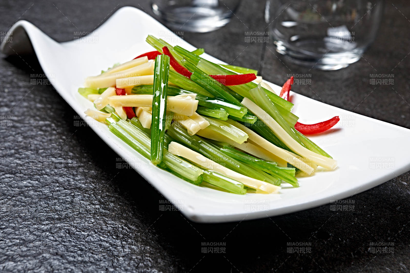 香芹丝拌素鲍鱼图片