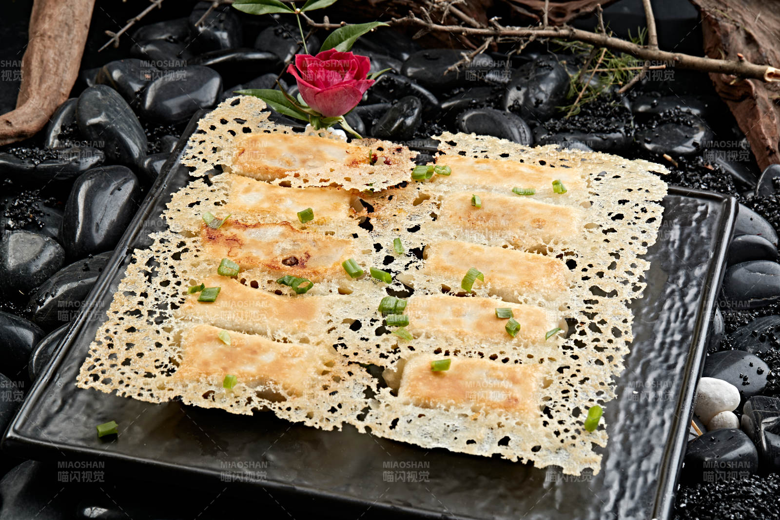 王将渔网水煎饺子图片