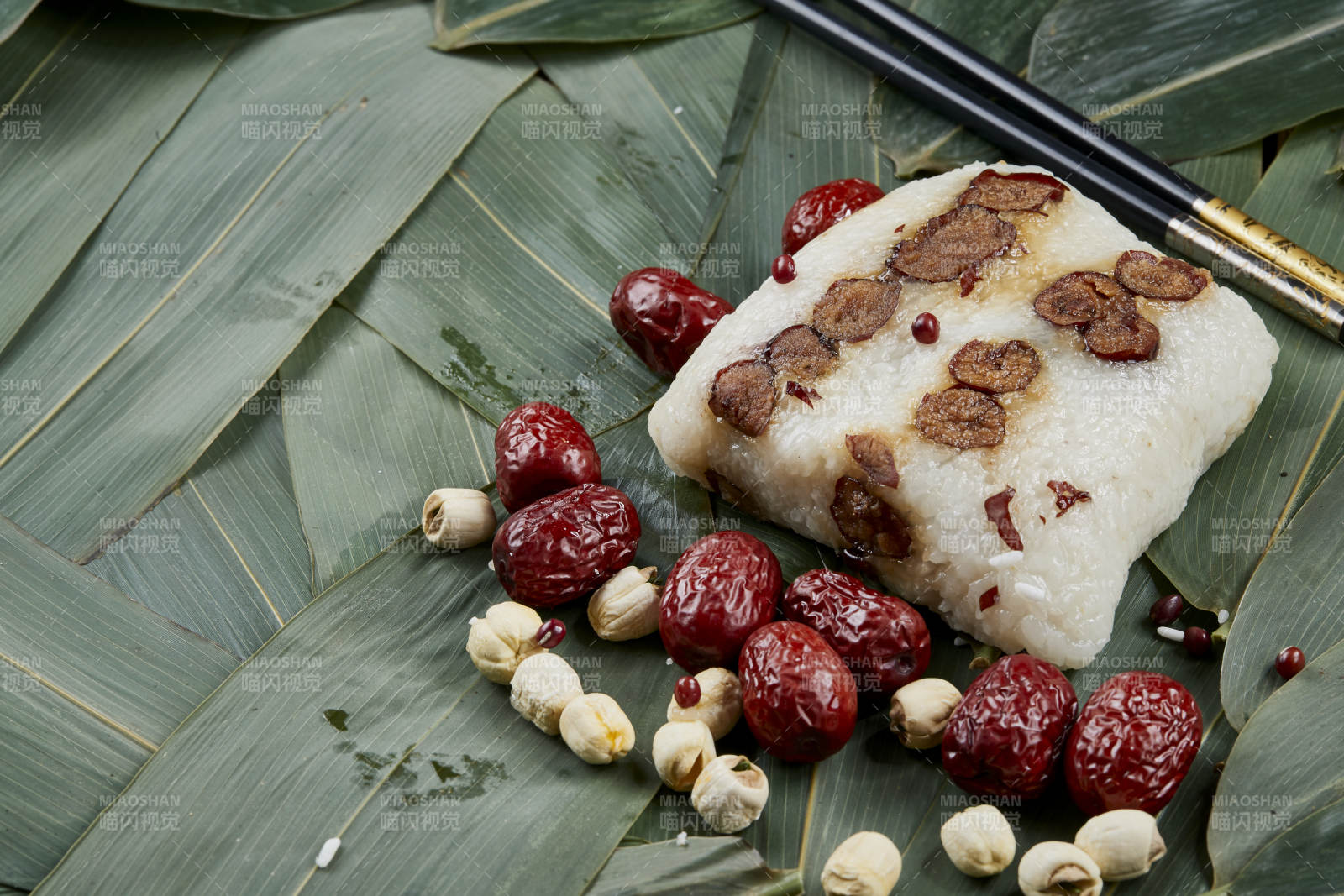 端午节的粽子和原材料图片