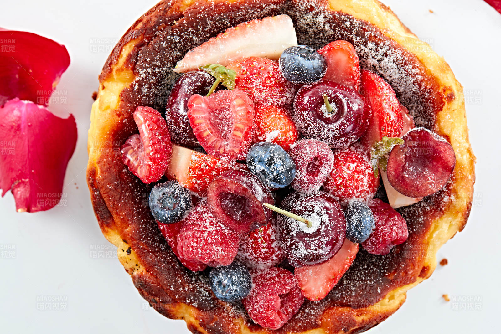 巴斯克芝士风暴鲜果乳酪蛋糕图片