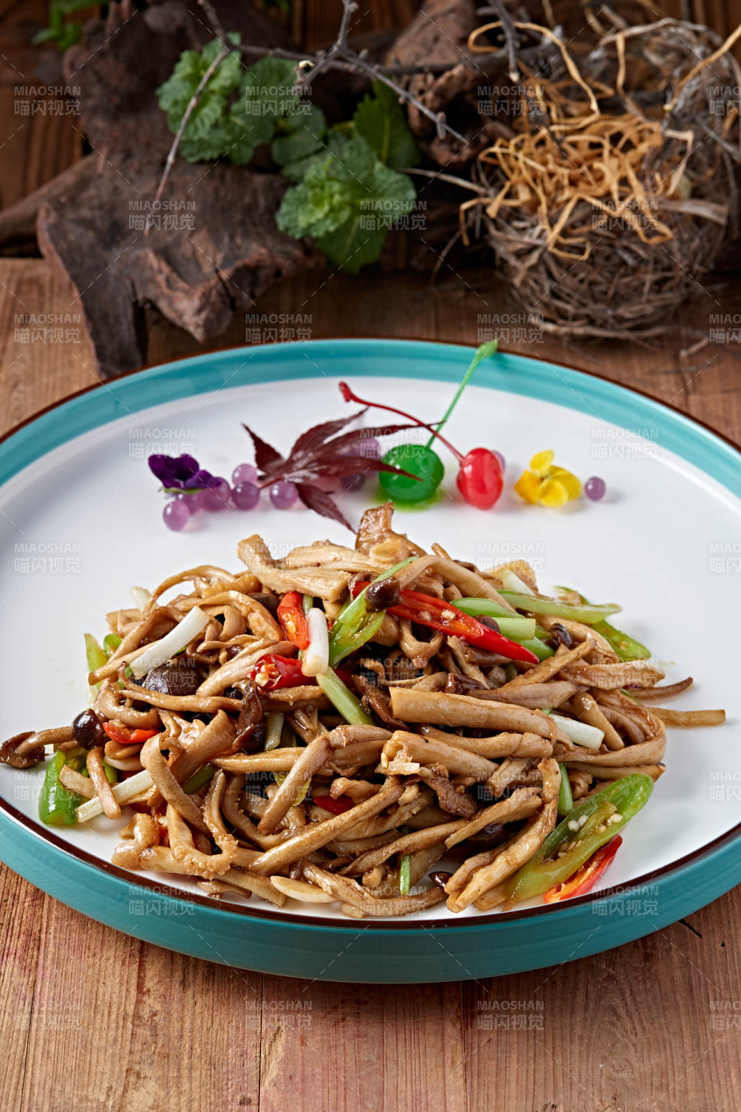 湘味辣炒肉丝茶树菇图片