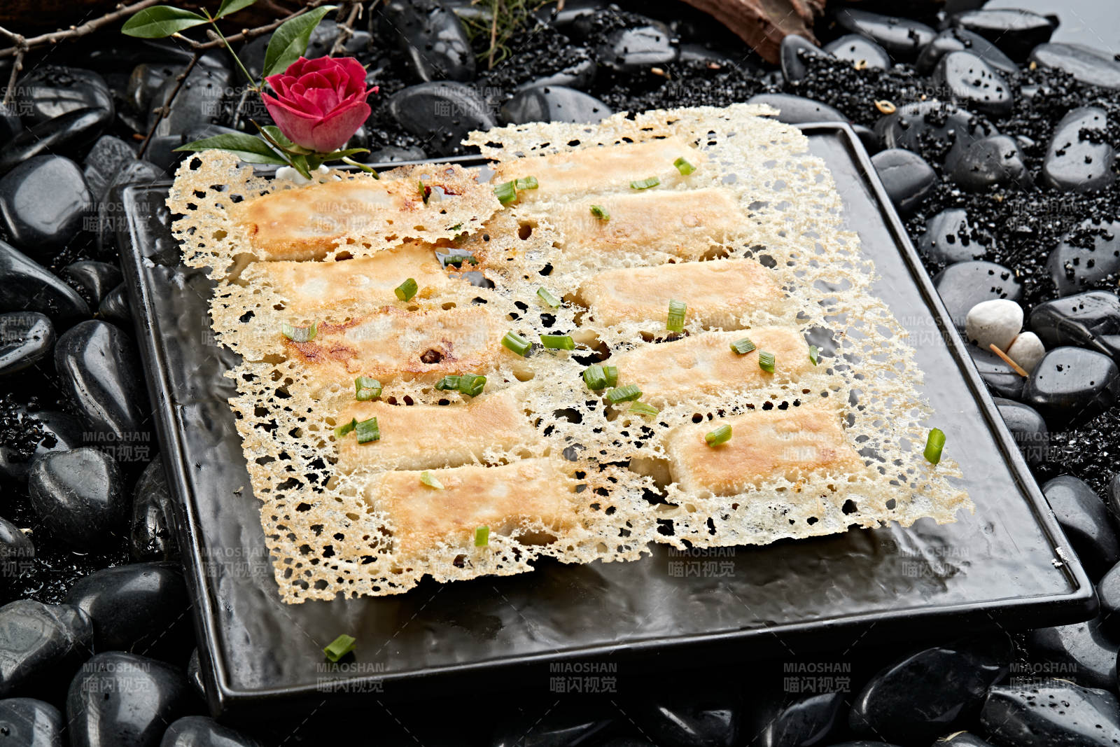 王将渔网水煎饺子图片