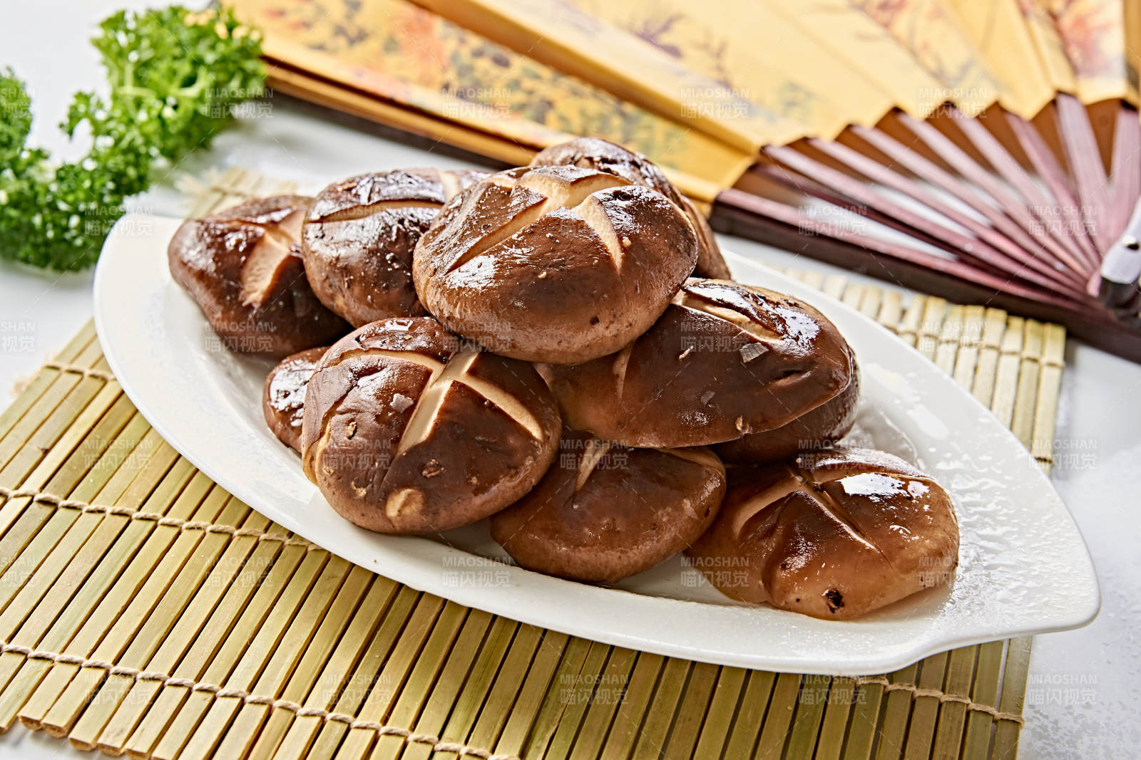 火锅食材香菇图片