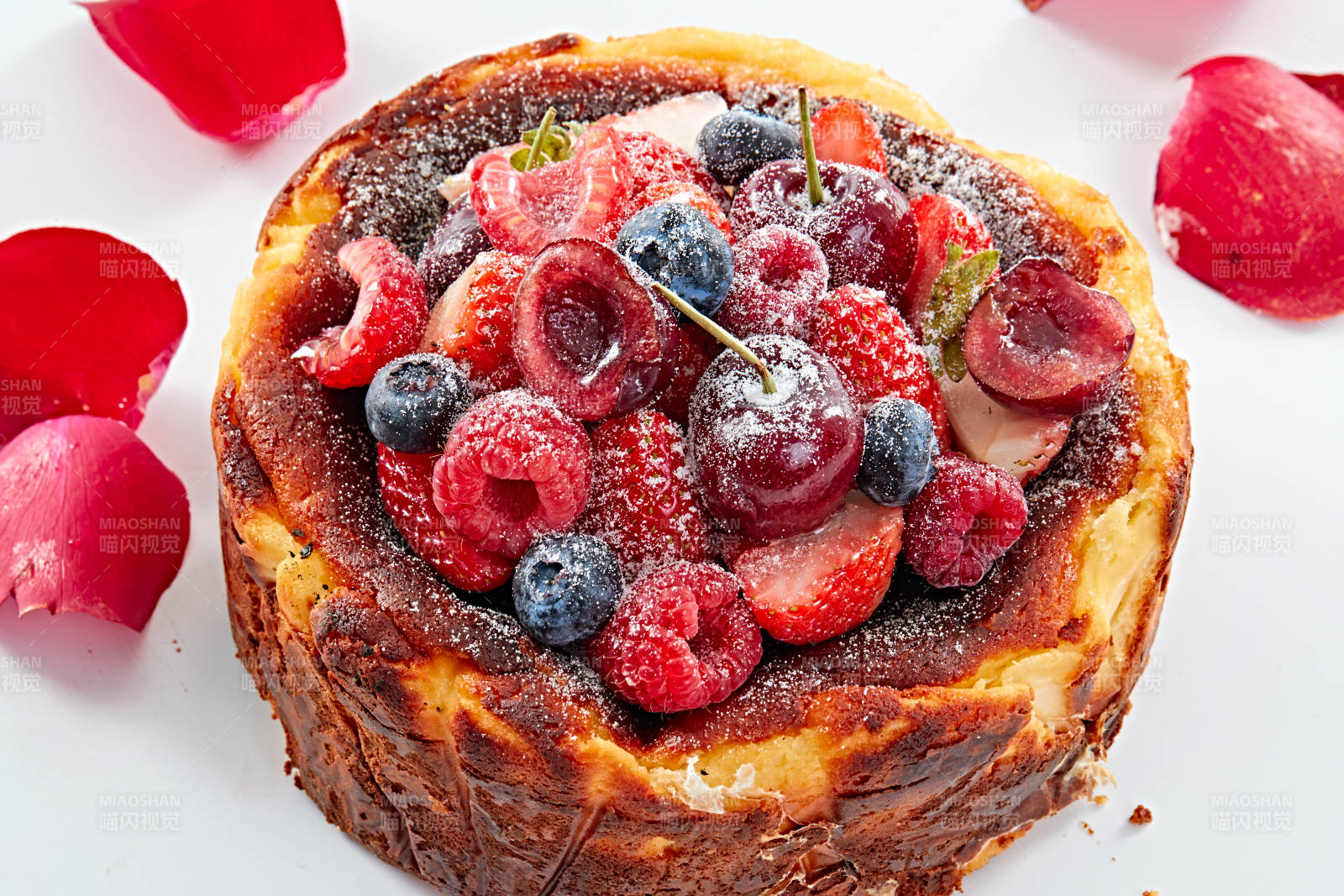 巴斯克芝士风暴鲜果乳酪蛋糕图片
