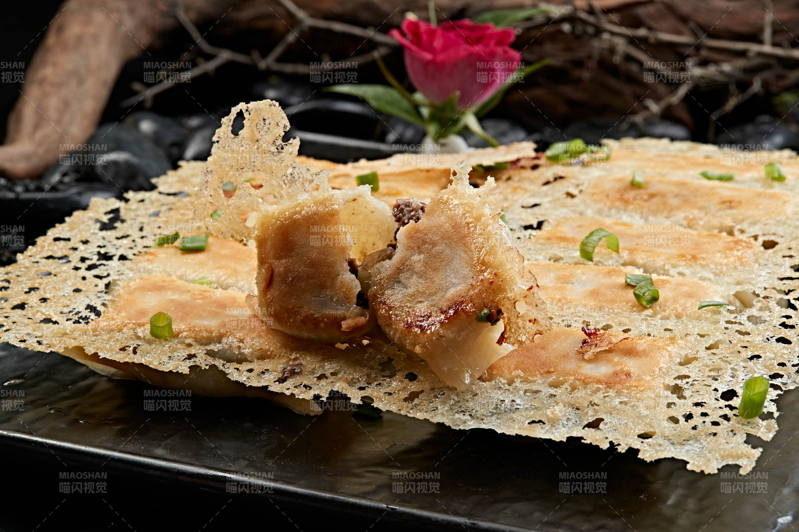 王将渔网水煎饺子图片