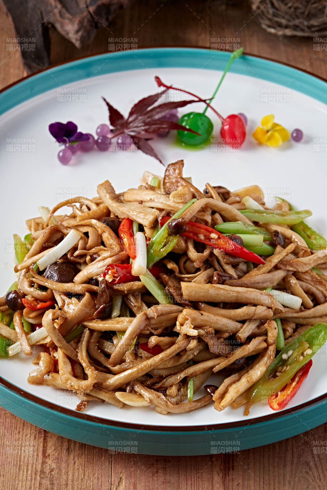 湘味辣炒肉丝茶树菇图片