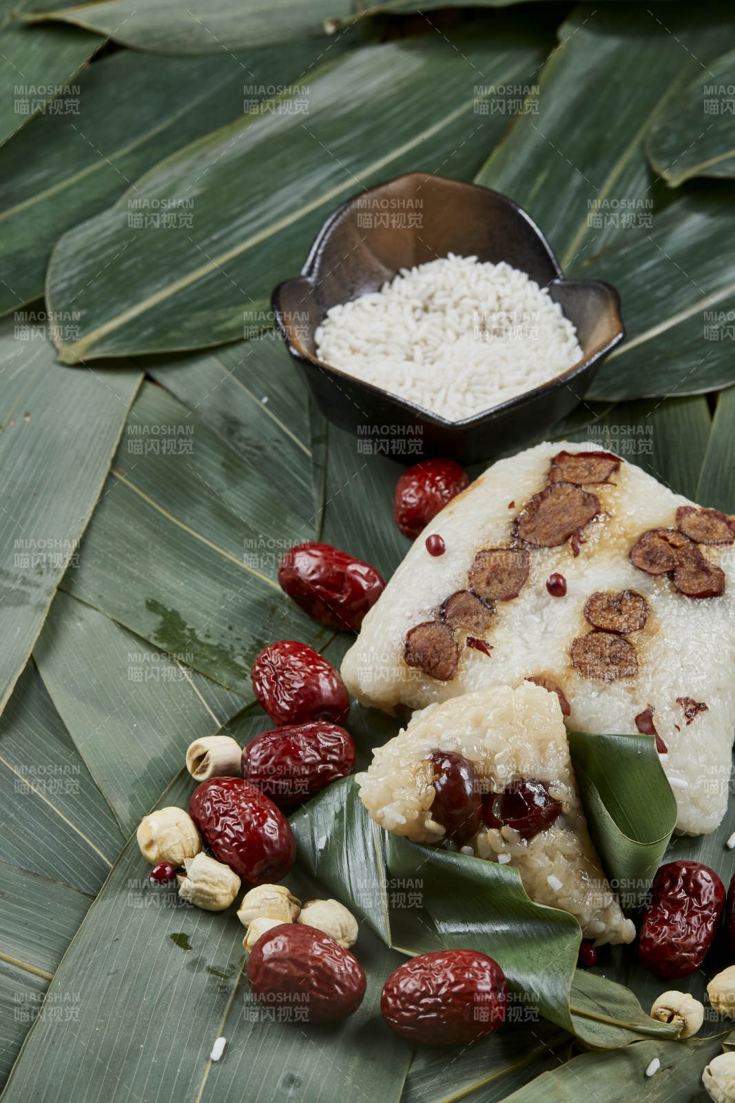 端午节的粽子和原材料图片