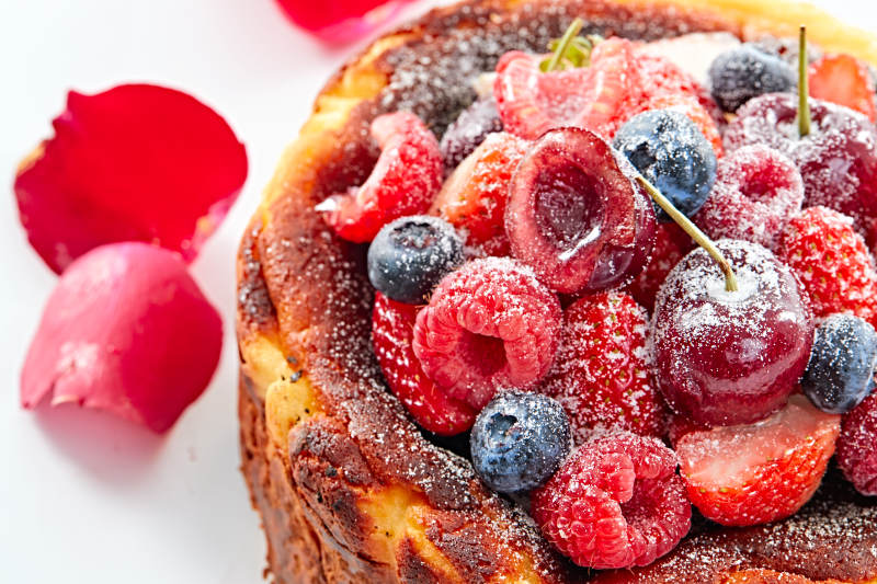 巴斯克芝士风暴鲜果乳酪蛋糕图片