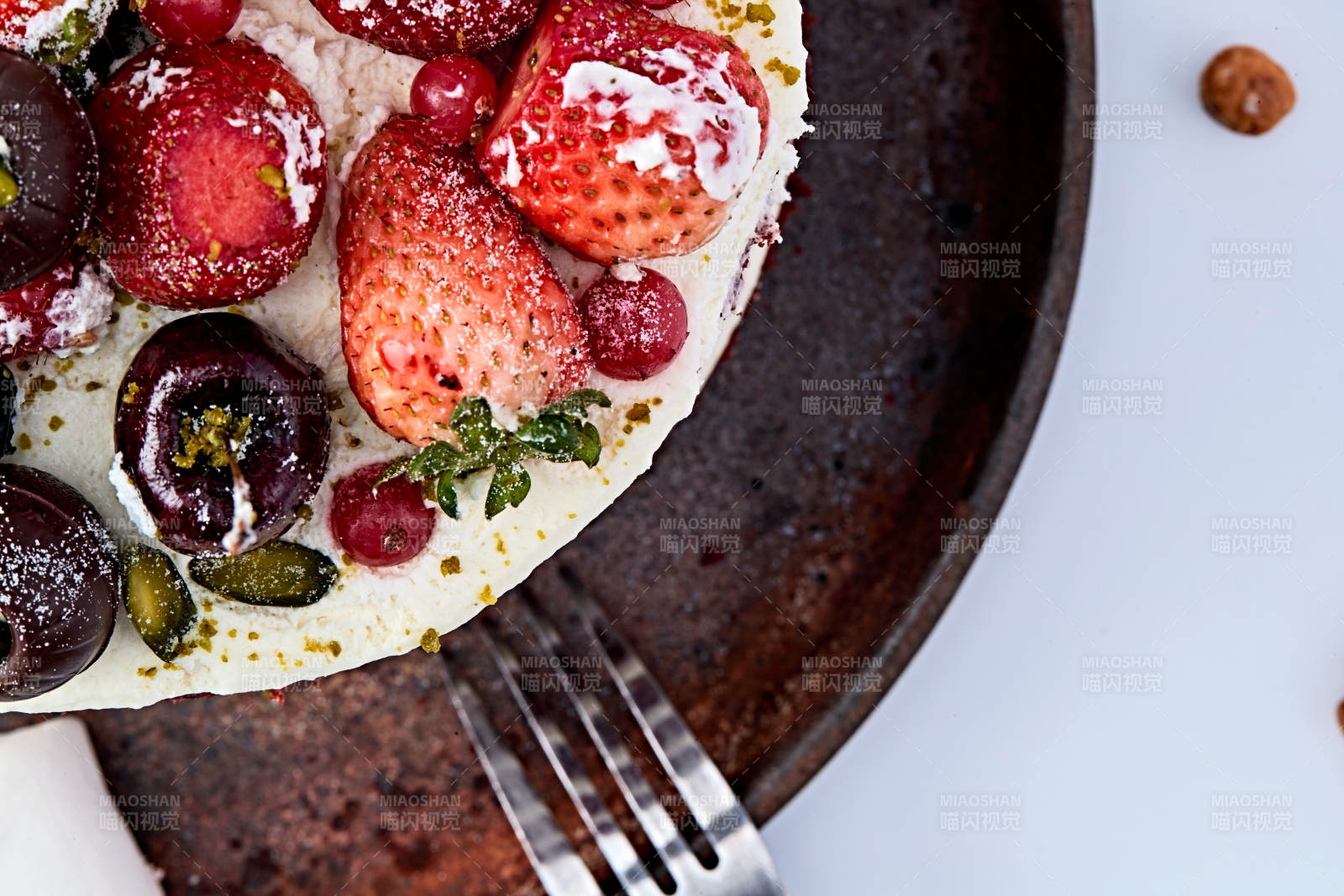 奶油抹茶鲜水果蔓越莓馅料多层蛋糕图片