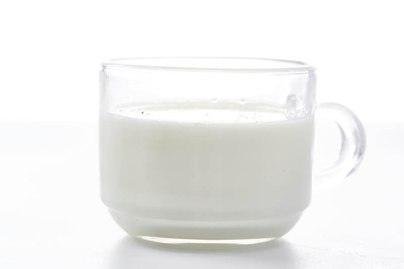 一杯醇香无比的新鲜牛奶图片