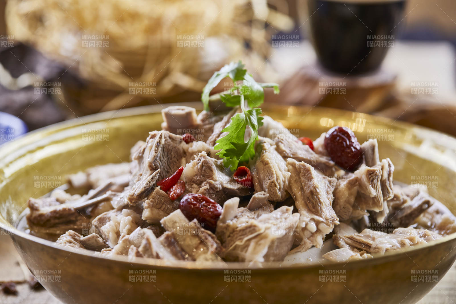 铜锅清水炖羊排图片