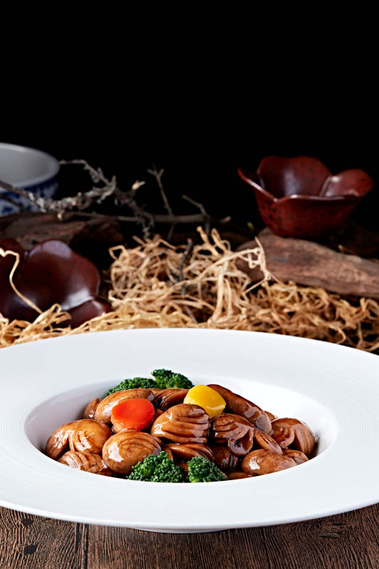 彩椒西蓝花红烧塞外白口蘑图片