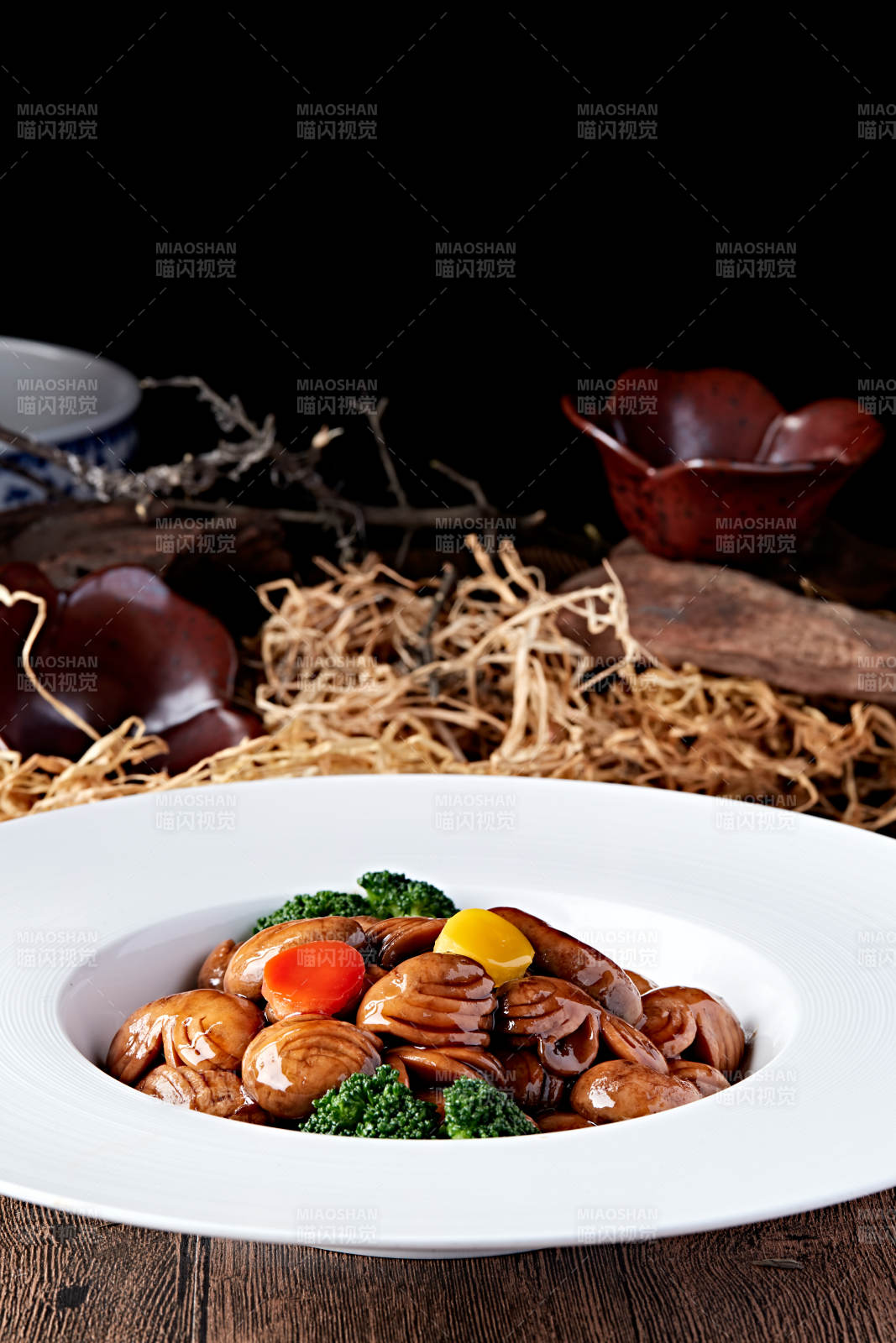 彩椒西蓝花红烧塞外白口蘑图片