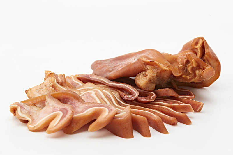 熟食整只熏卤猪耳朵图片