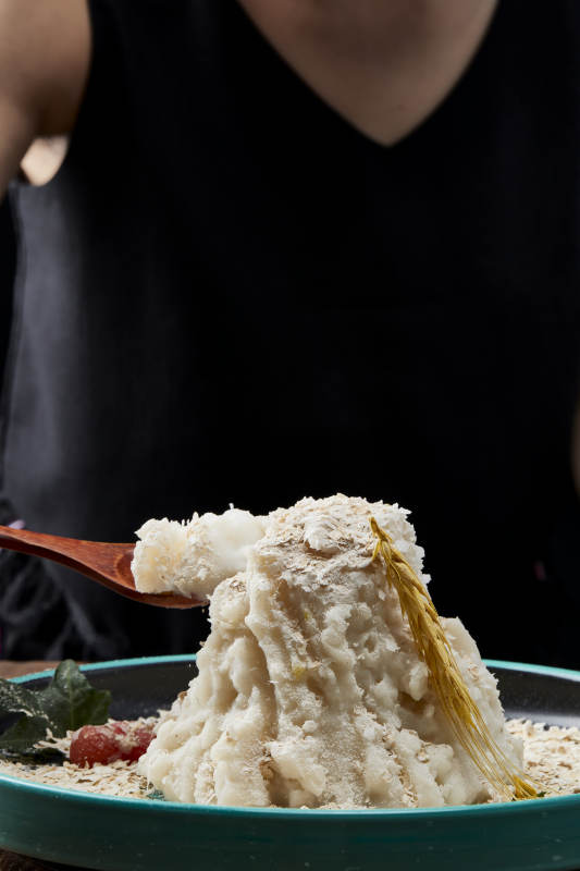 传统健康美食营养土豆泥配薯片图片