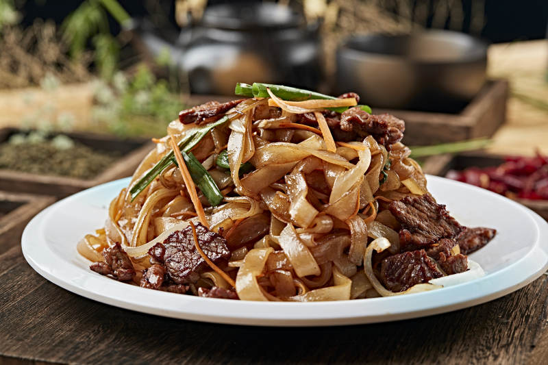 港式茶餐干炒牛河图片