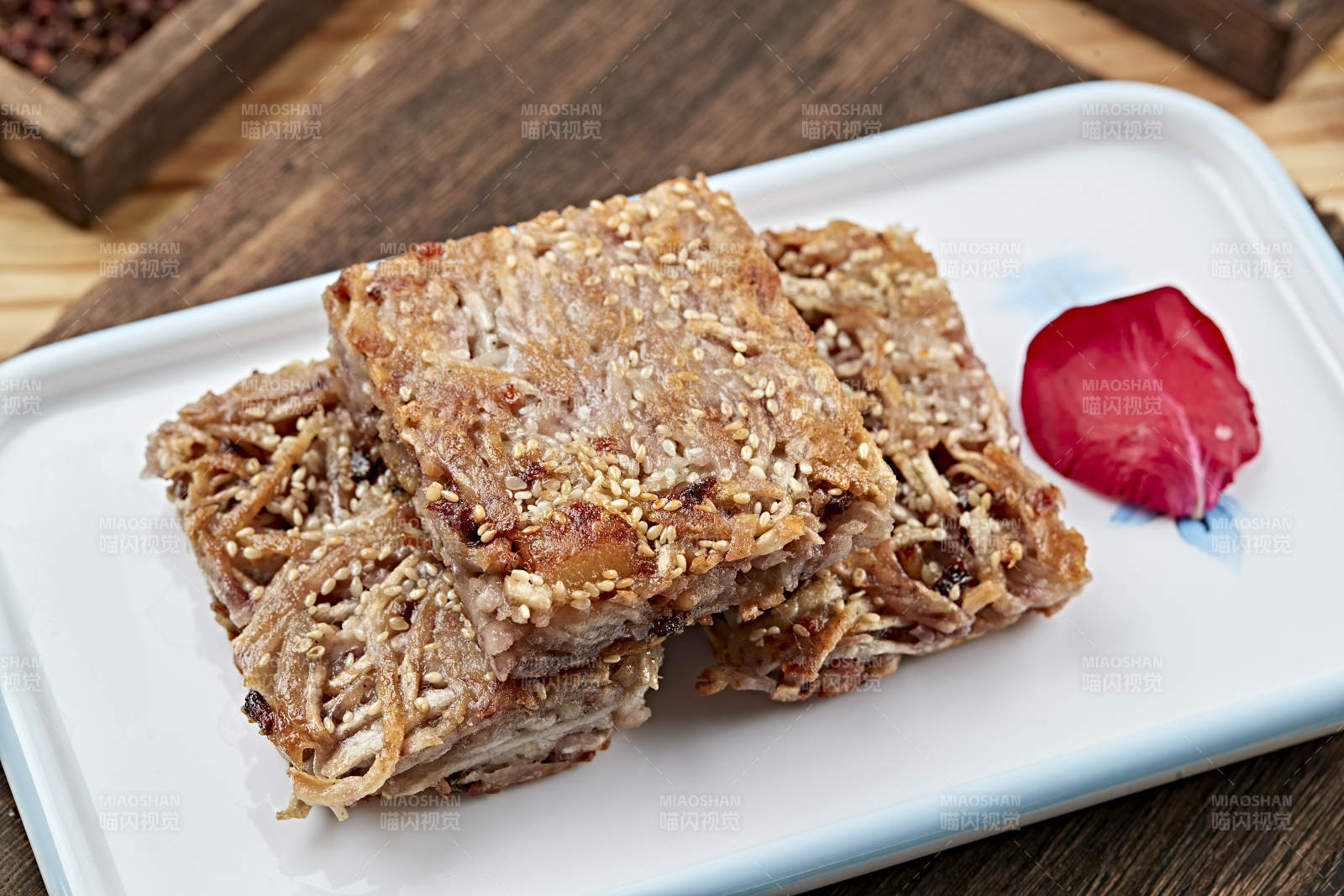 港式茶餐油煎芋丝糕图片