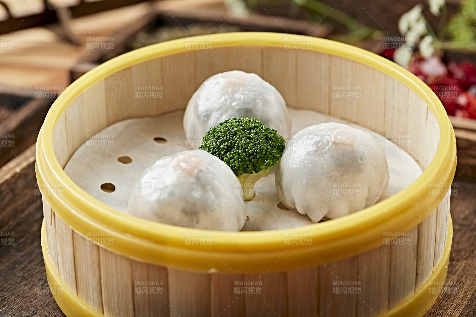 港式茶餐冰皮水晶雪菜猪肉包图片