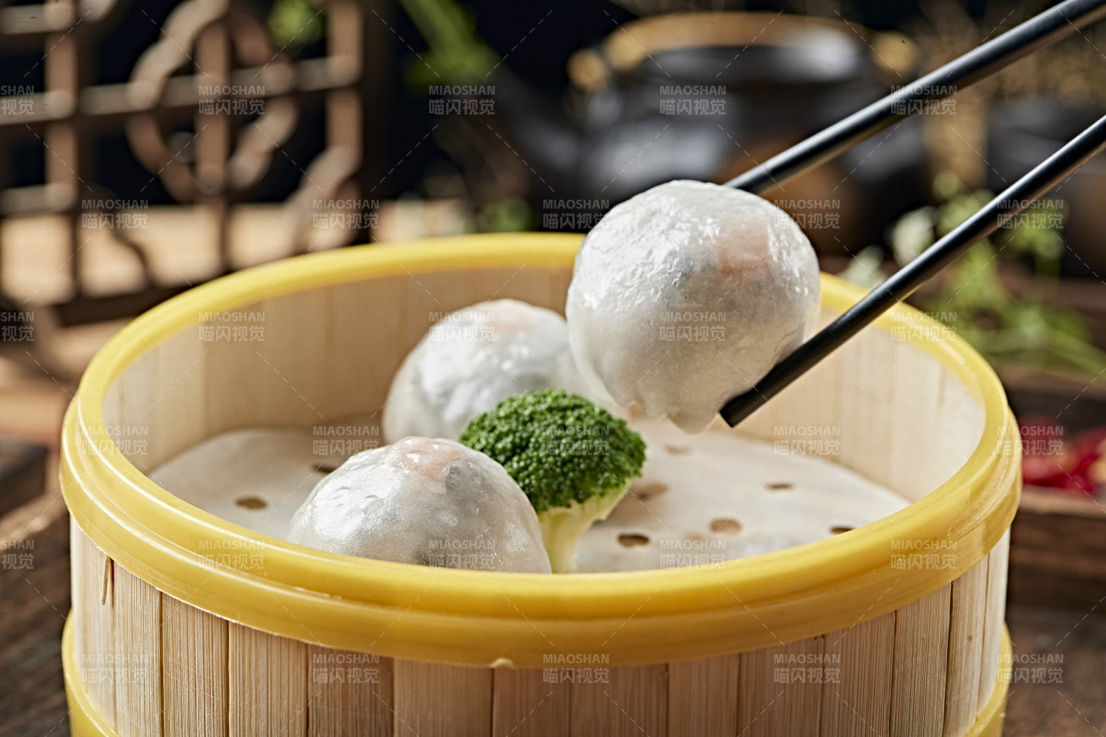 港式茶餐冰皮水晶雪菜猪肉包图片