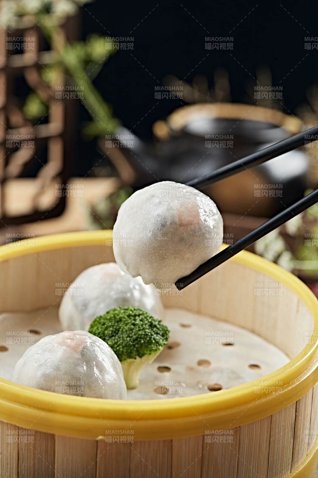 港式茶餐冰皮水晶雪菜猪肉包图片