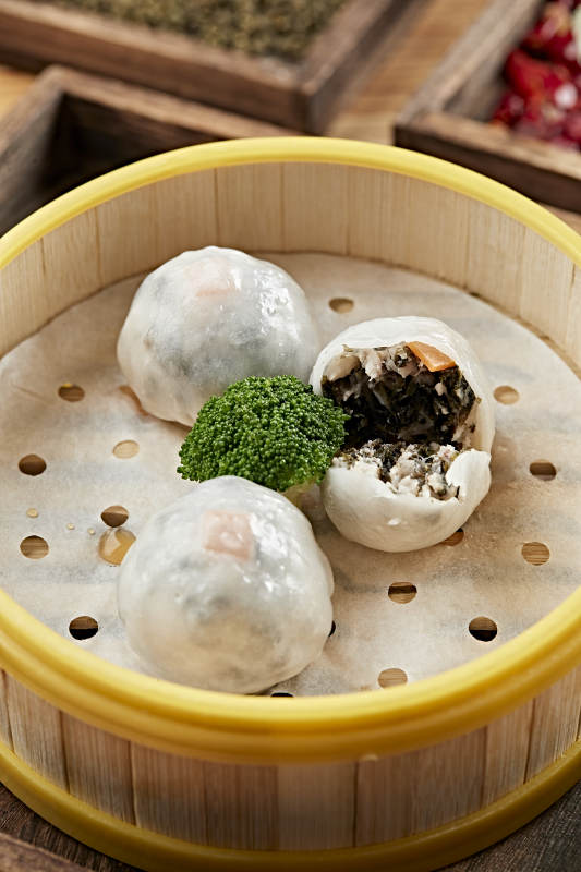 港式茶餐冰皮水晶雪菜猪肉包图片