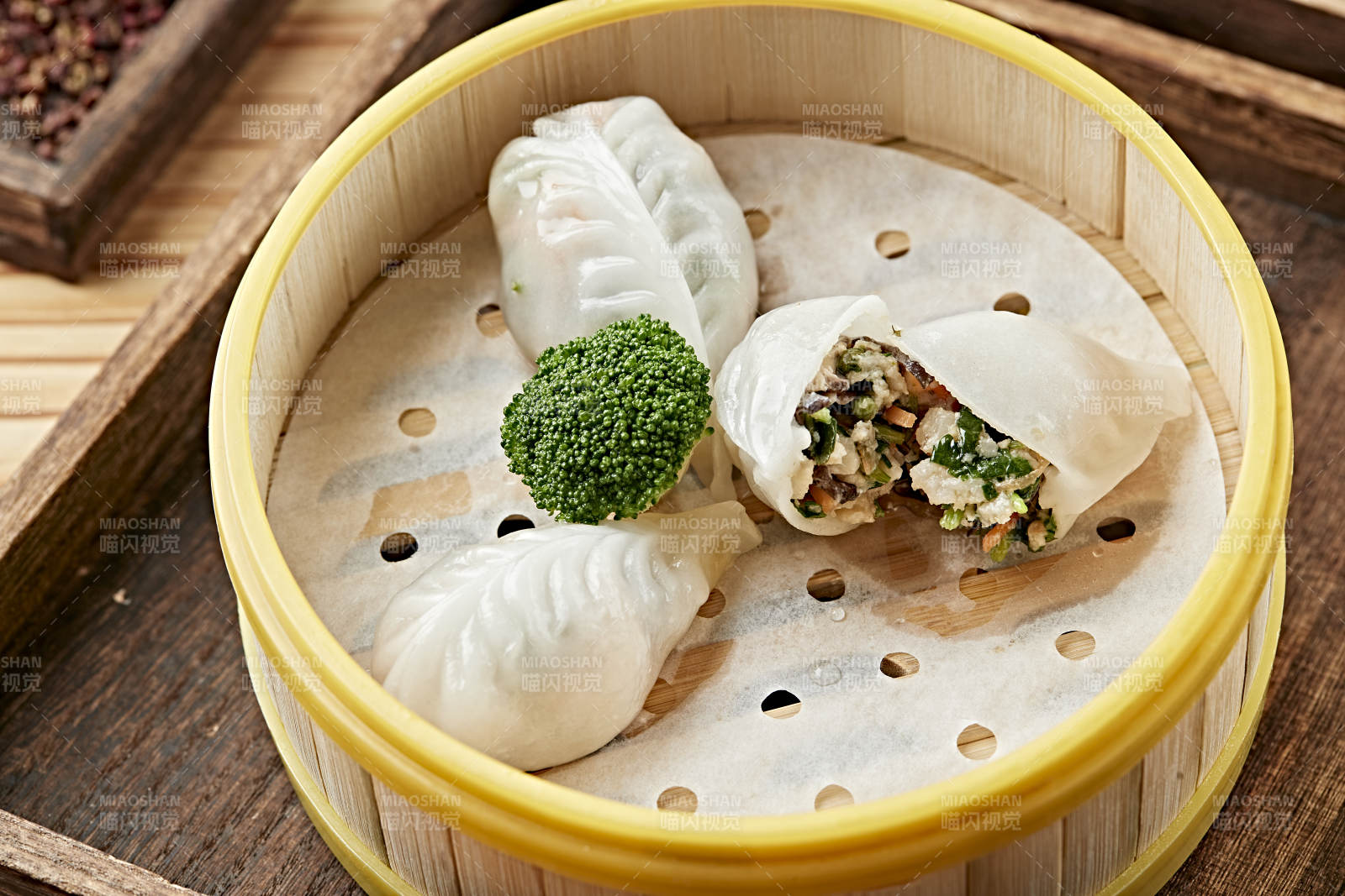 港式茶餐冰皮水晶什锦蒸饺图片