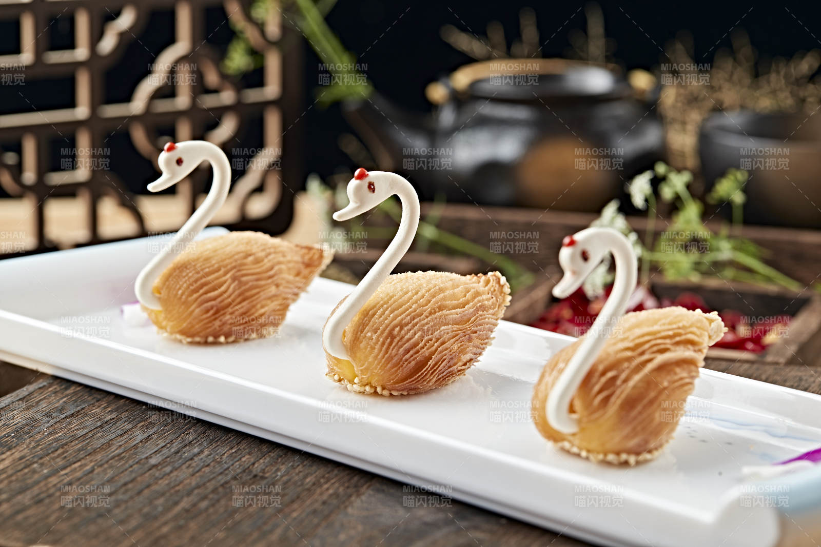 港式茶餐天鹅榴莲酥图片