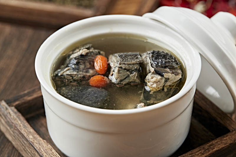 港式茶餐滋补乌鸡汤图片