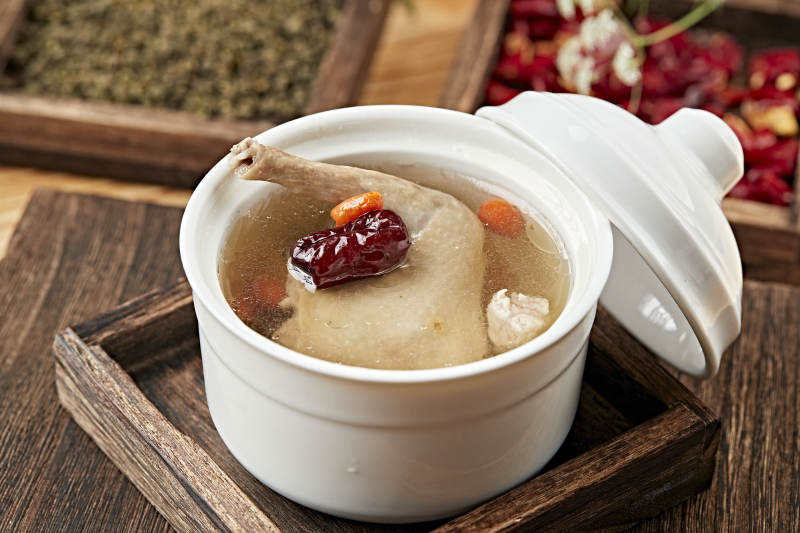 港式茶餐老汤炖乳鸽图片