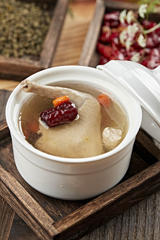 港式茶餐老汤炖乳鸽图片