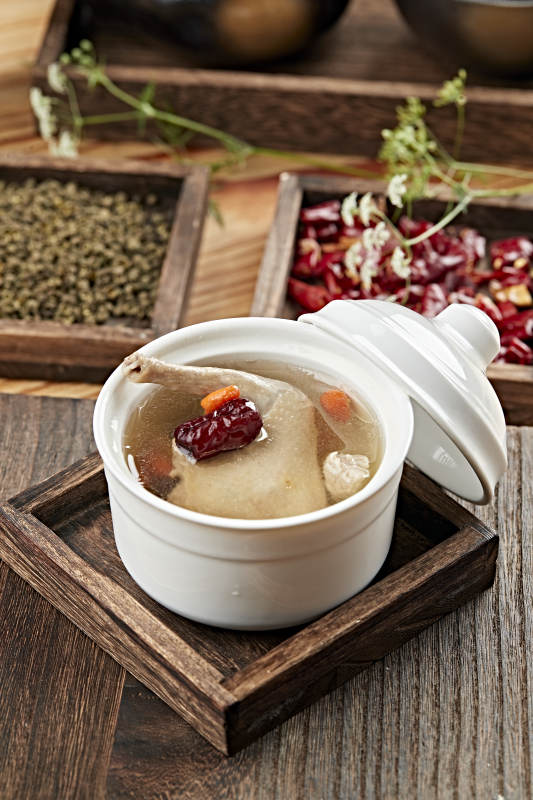 港式茶餐老汤炖乳鸽图片